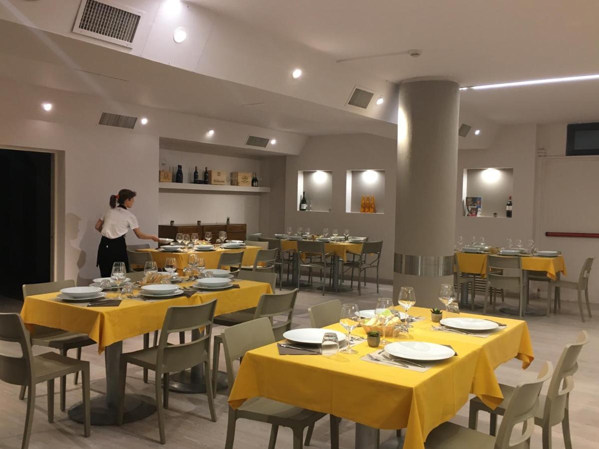 Le Grazie Hotel Ассізі Екстер'єр фото